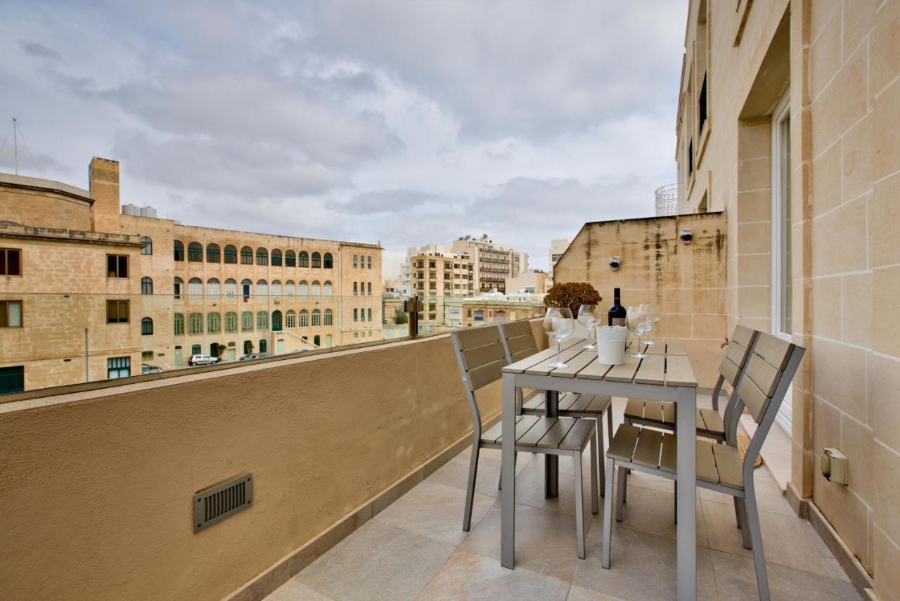 Bright And Central 2 Bedroom Apartment In Слима Экстерьер фото