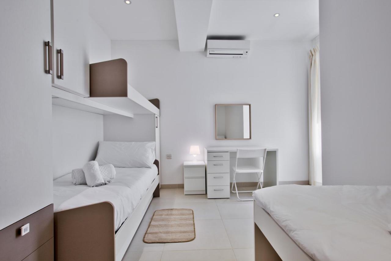 Bright And Central 2 Bedroom Apartment In Слима Экстерьер фото