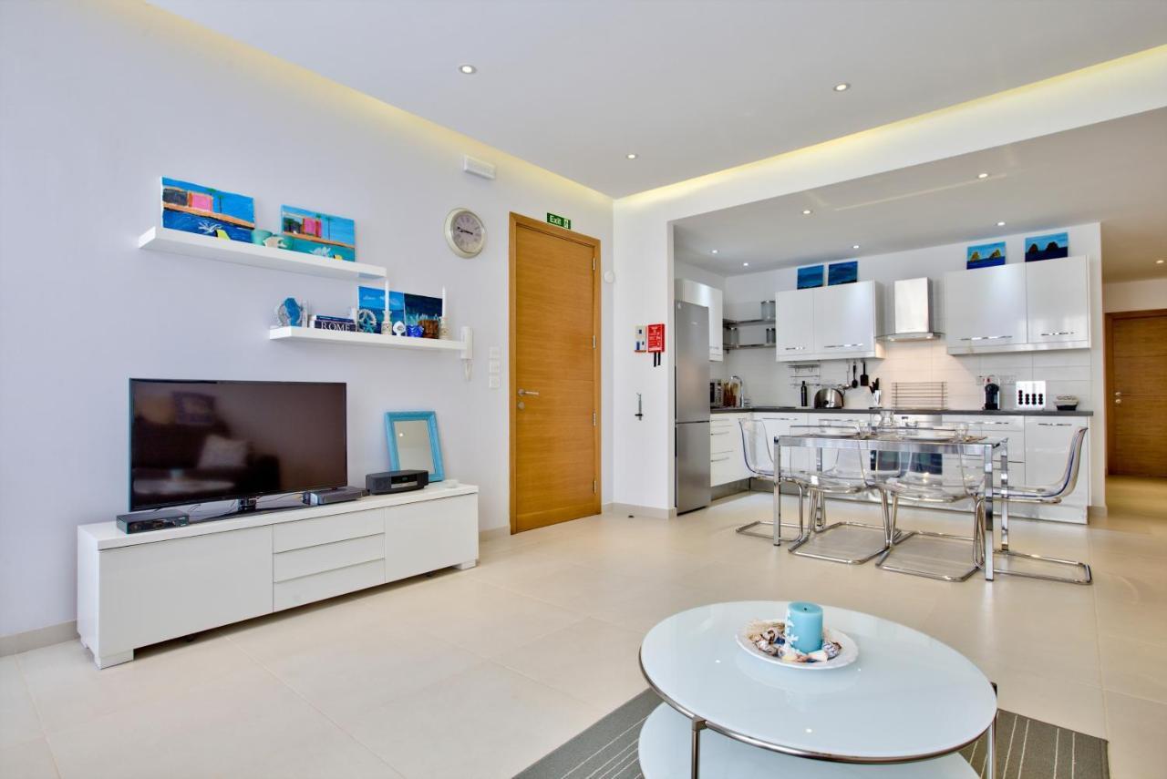 Bright And Central 2 Bedroom Apartment In Слима Экстерьер фото
